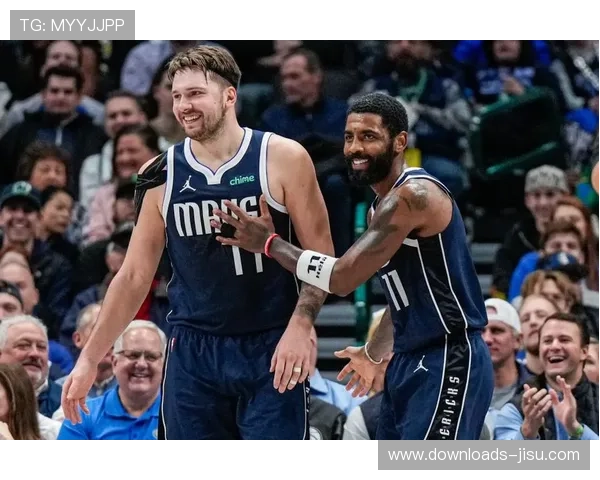 独行侠新秀莱夫利隔扣祖巴茨,东契奇场边狂欢